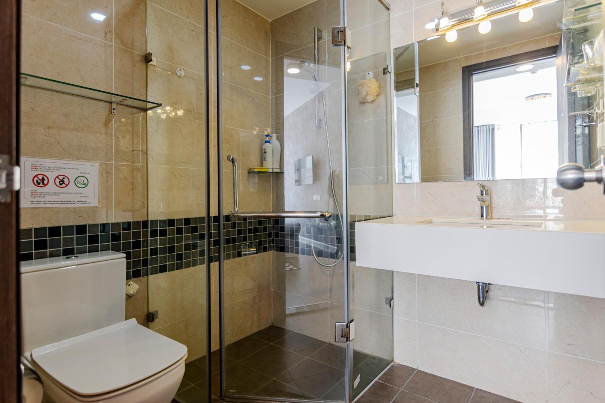 Grand Riverside Aparment 4brs 5 Beds Near D1 *